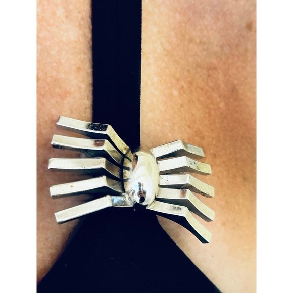 Rare VTG Monet Modernist Silver Spider Pin Brooch 8 Legs 2" Signed Jewelry - Picture 3 of 5